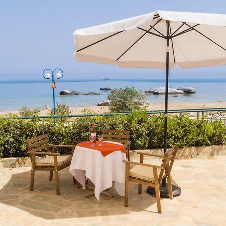 Kaya Sea Apts - Stegna Beach อาร์คานเยโลส ภายนอก รูปภาพ