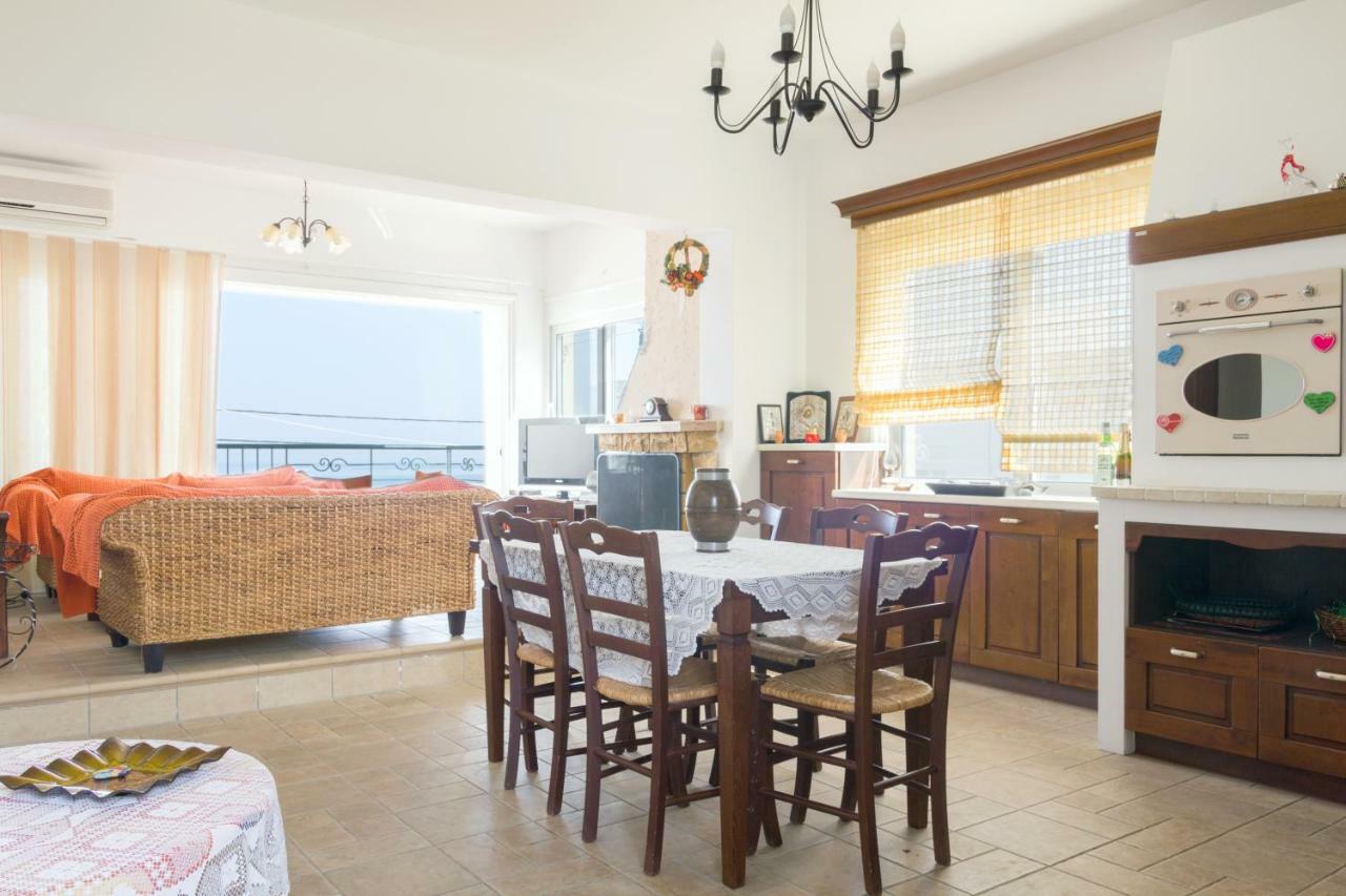 Kaya Sea Apts - Stegna Beach อาร์คานเยโลส ภายนอก รูปภาพ